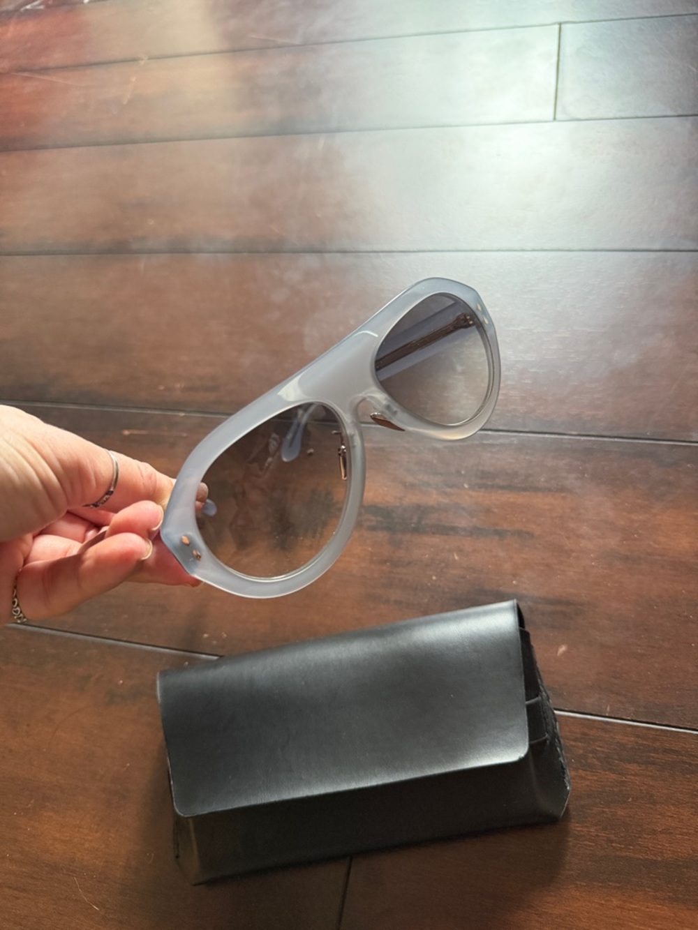 Retro Aviator Sunglasses in Light Gray- blue new - Picture 5 of 5